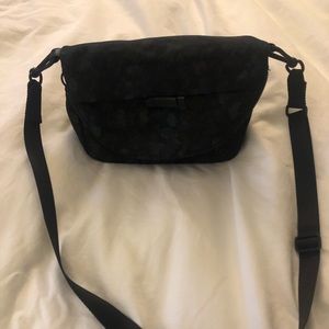 Lululemon purse